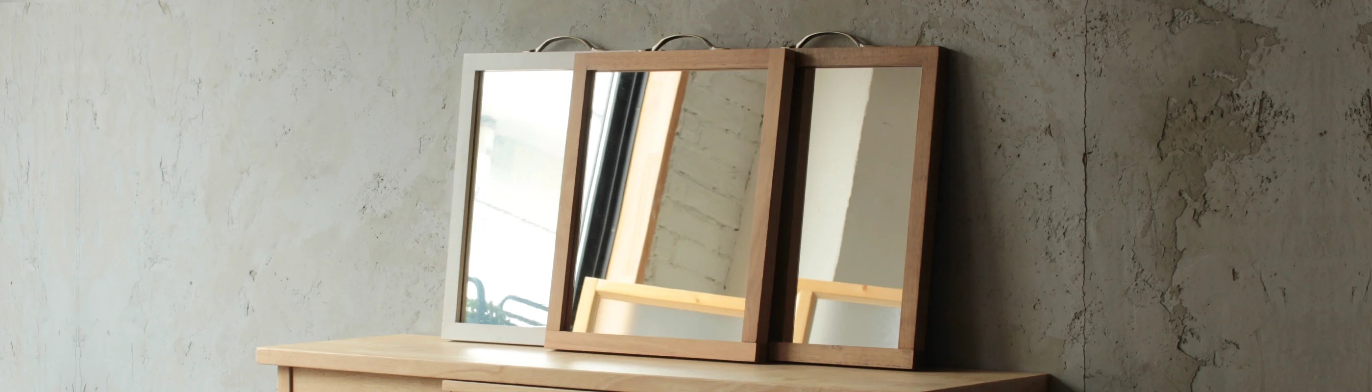 hand_mirror_long.webp?v=1762914165