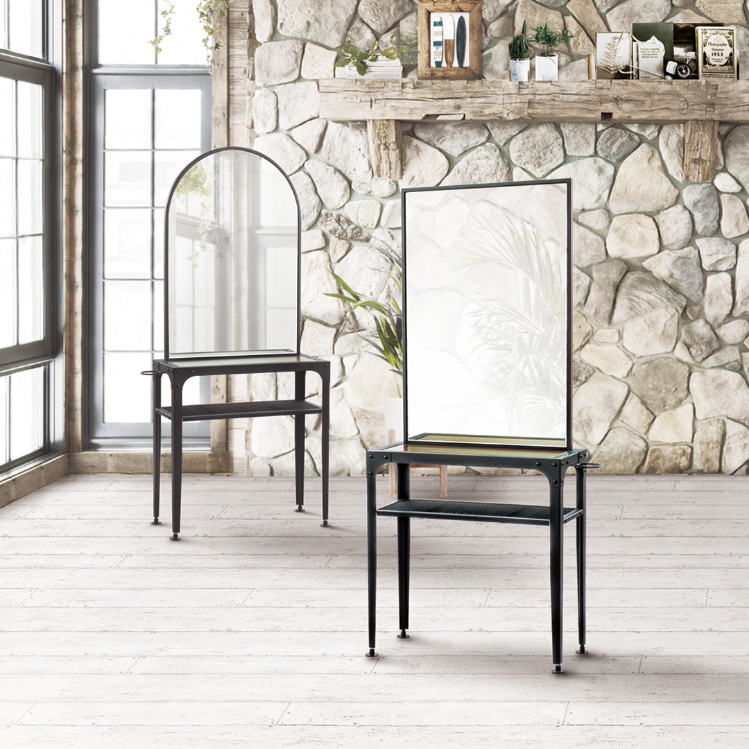 黒色のアイアンドレッサーの2台【ロジェ】