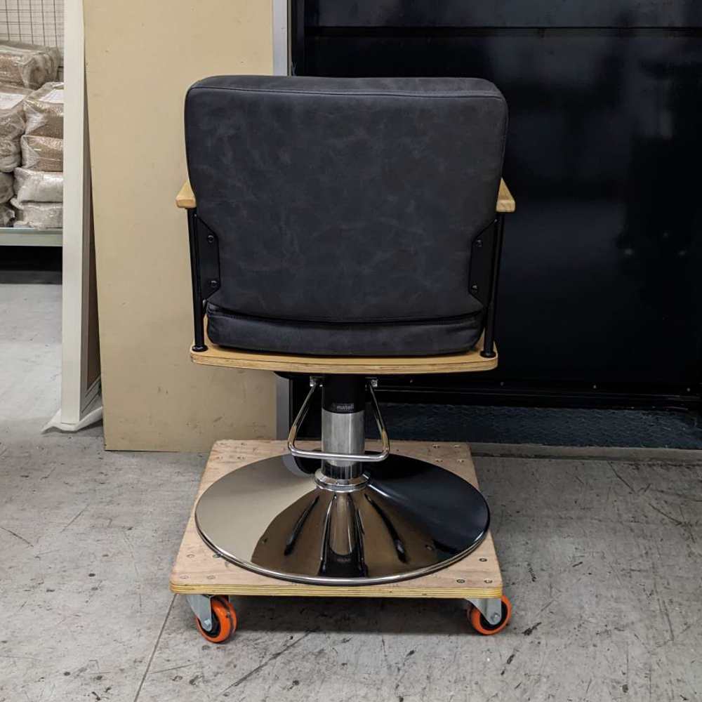 アウトレット スタイリングチェア ノエル(BK) 丸型ポンプ(SV) OL1650 通常価格¥47,080