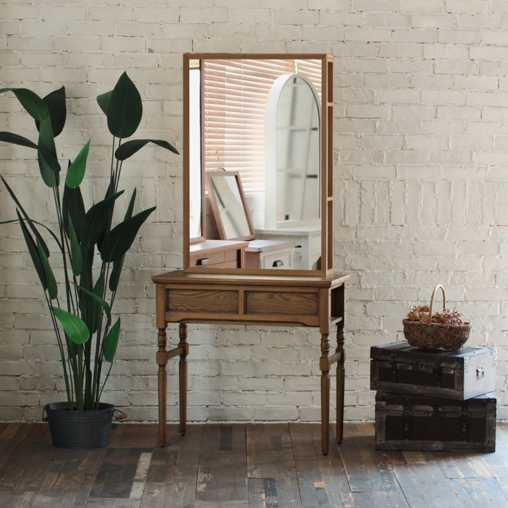 サロンにあるウッドドレッサー【ブリットメア】