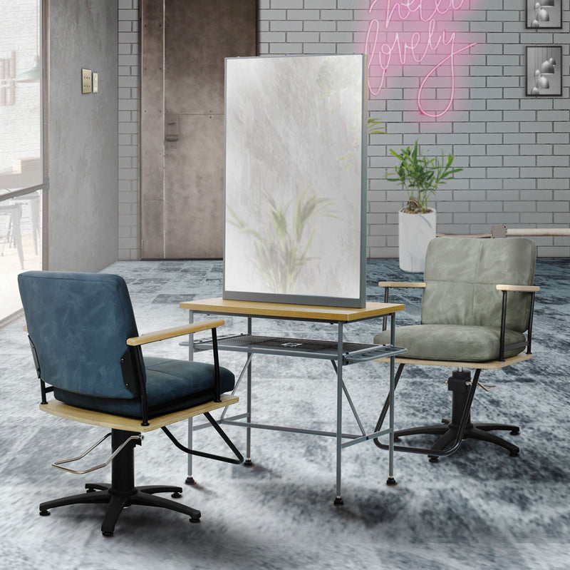 サロンにあるグレー色アイアンドレッサー【ローガン】とスタイリングチェアの2台