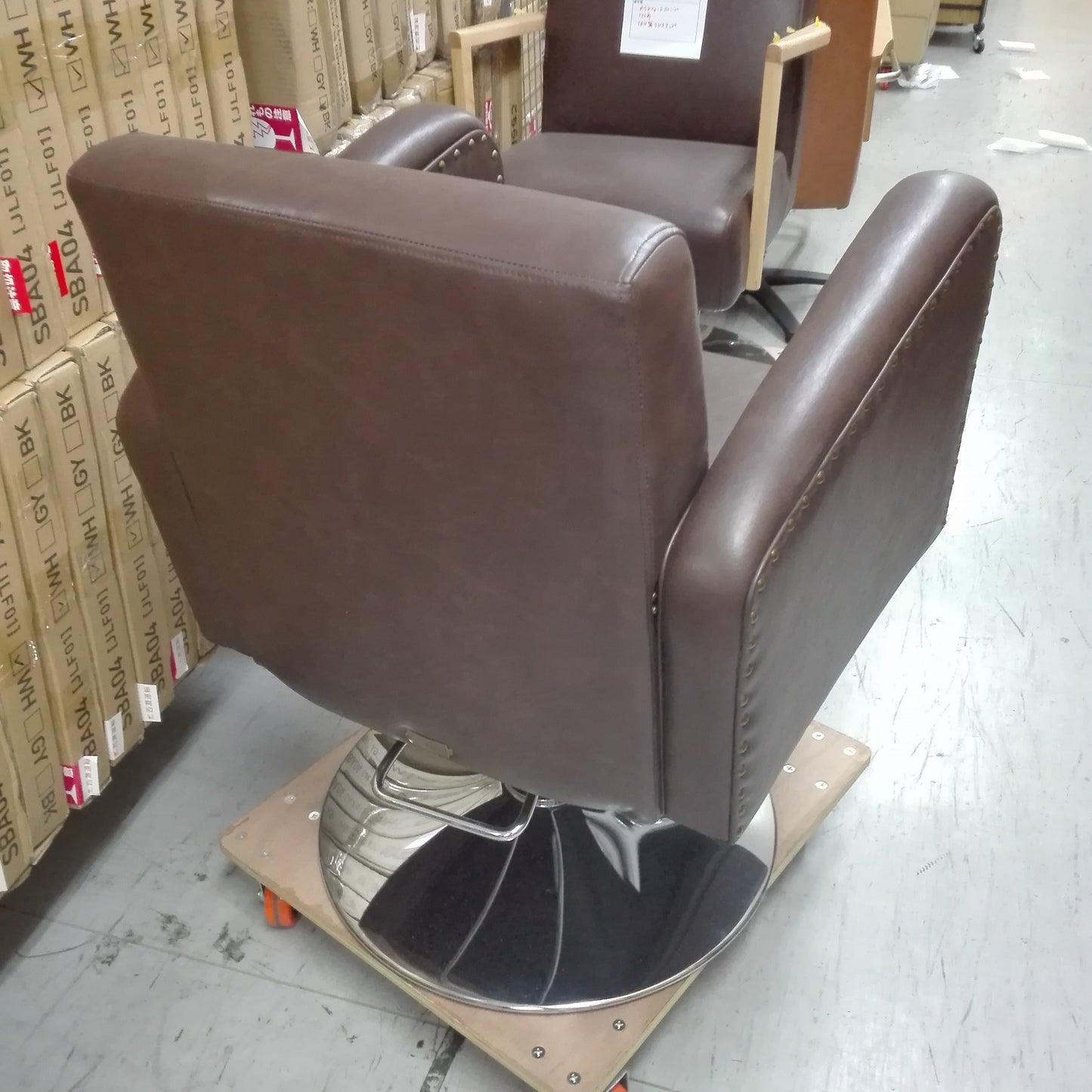 アウトレット スタイリングチェア クイーン(DB) 丸型ポンプ(SV) OL1597 通常価格¥69,080