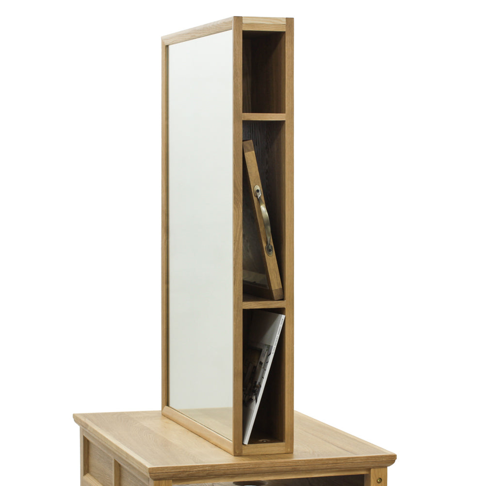 アンティークウッドドレッサー【ブリットメア】の詳細