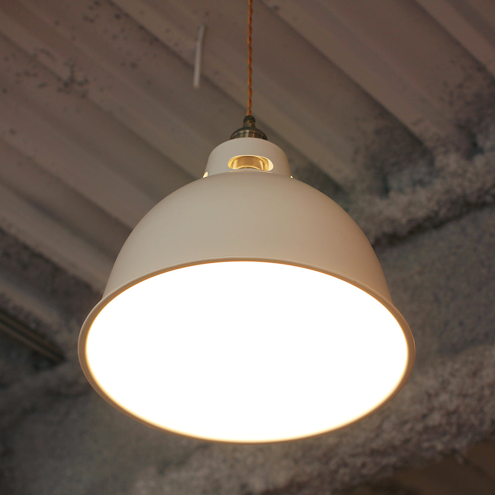 マットホワイト色ペンダントライトの詳細4