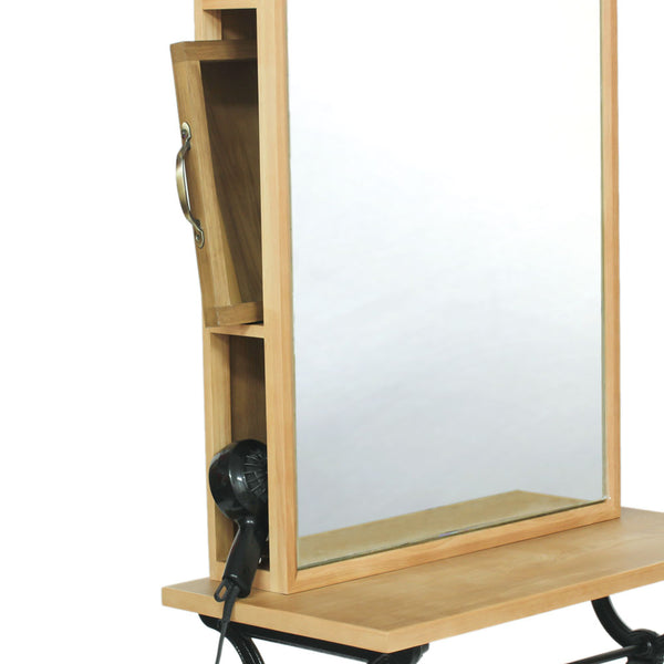 サロンワークを手助けする収納スペース