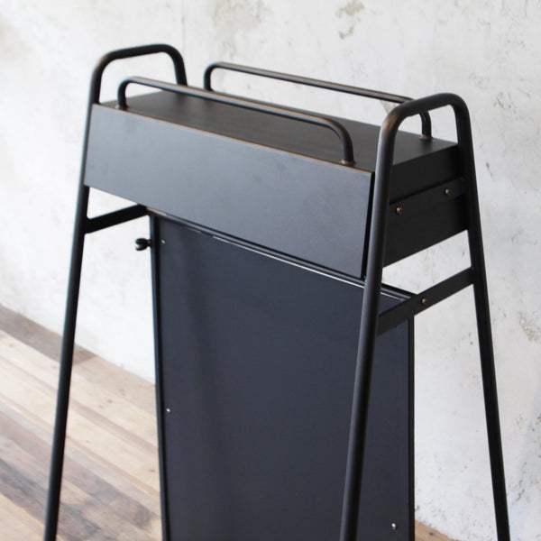 マグネットの貼付けが できるアイアン製