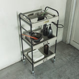 美容室にあるおしゃれなベージュグレー色3段ウッドワゴン