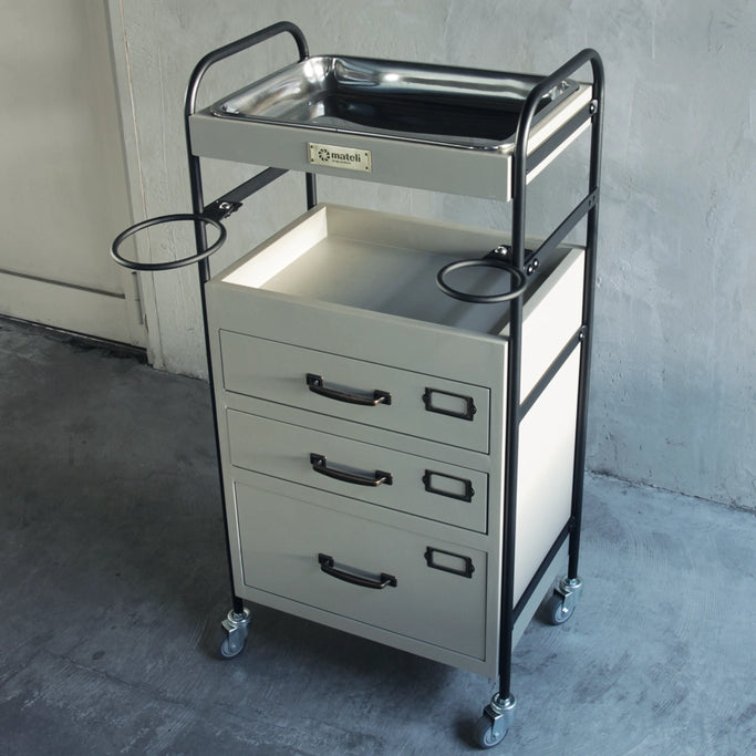 美容室にあるおしゃれなベージュグレー色3段引き出しウッドワゴン　