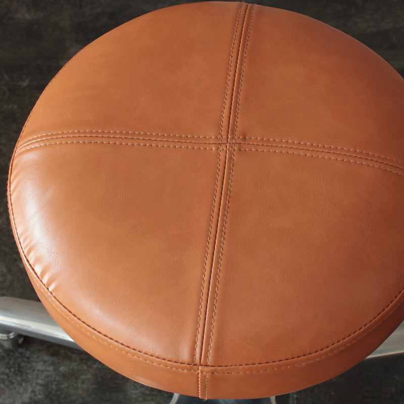 キャメル色鋲なしスツールの詳細