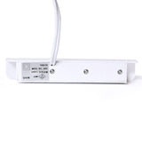 ホワイト色薄型簡易取り付け型コンセントプラグ　裏面