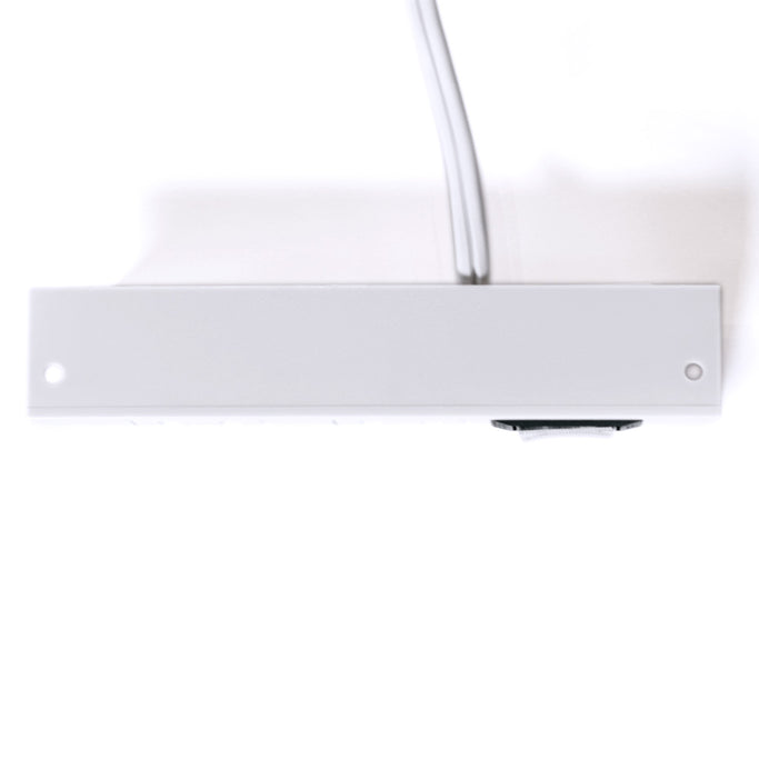 ホワイト色薄型簡易取り付け型コンセントプラグ　上面