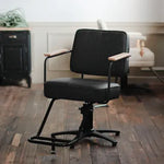 おしゃれな美容室にあるスタイリングチェア