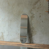 部屋にあるウォールアートミラー【ロング1200】