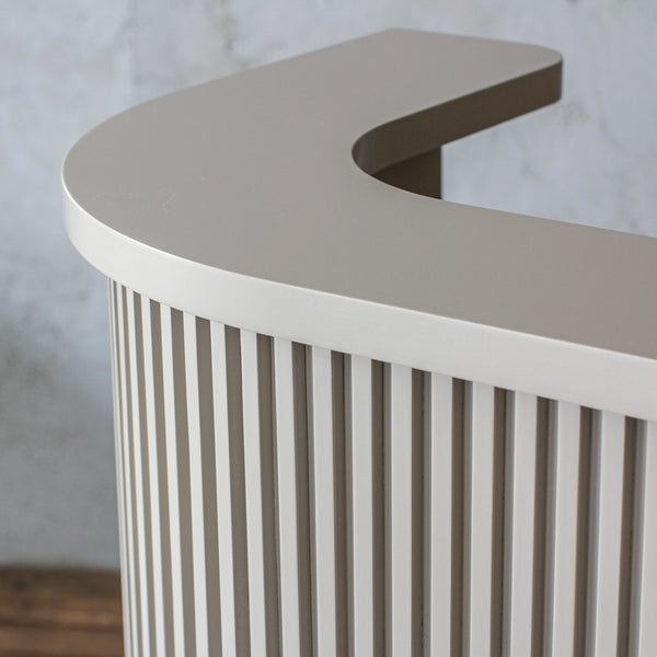 曲線と丸みのあるフォルム