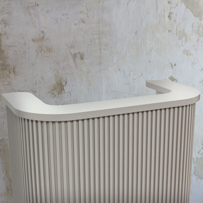 ベージュグレイ色レジカウンター【カミラ】の詳細