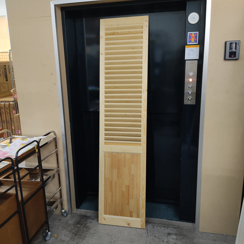 ドアパーティションの裏面