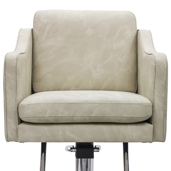 ゆったりと座り続けられるソファタイプ