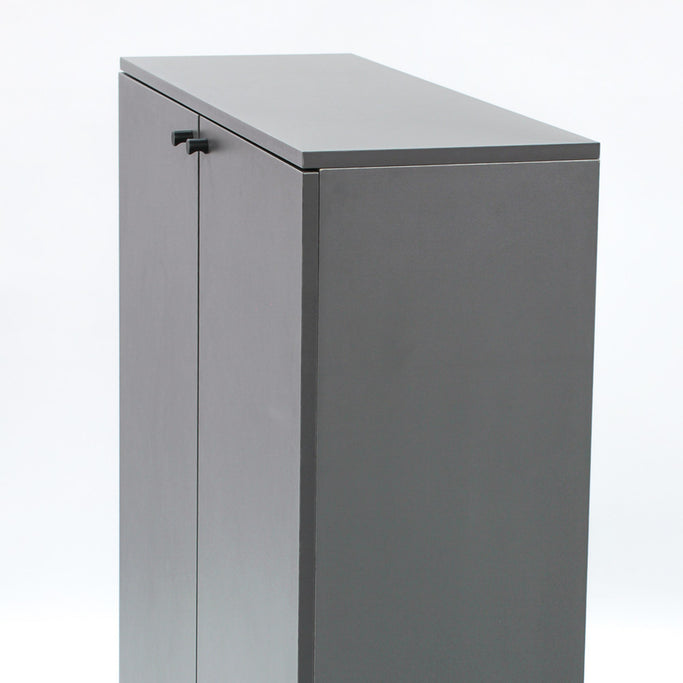 ダークグレー色ストック型キャビネット下台の詳細