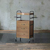 美容室にあるおしゃれなブラウン色3段引き出しウッドワゴン