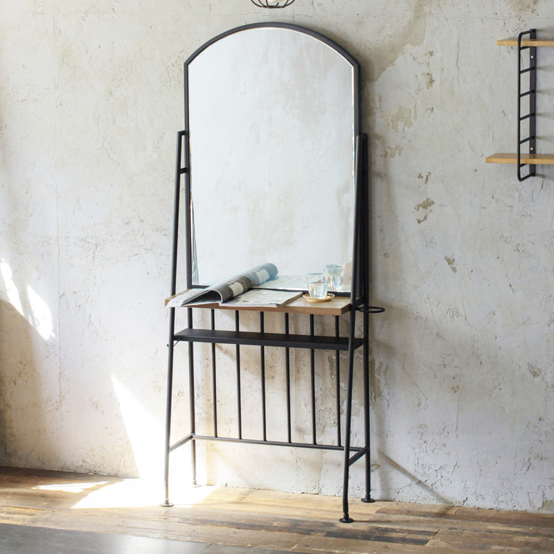 サロンになる黒色アイアンドレッサー【ハロルド】