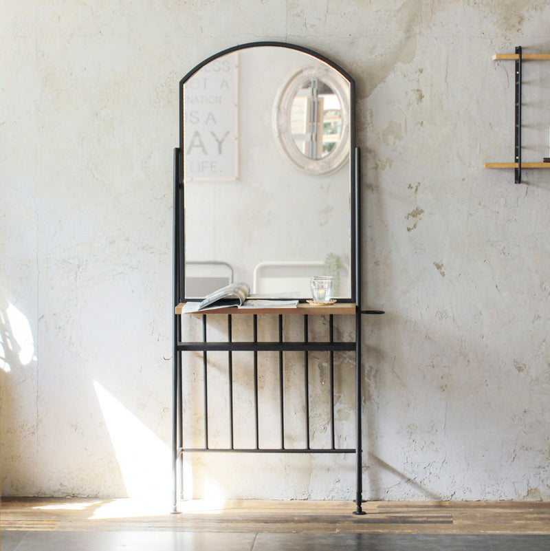 黒色アイアンドレッサー【ハロルド】