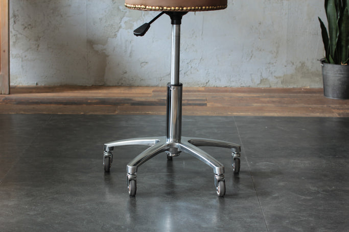 スツールの詳細