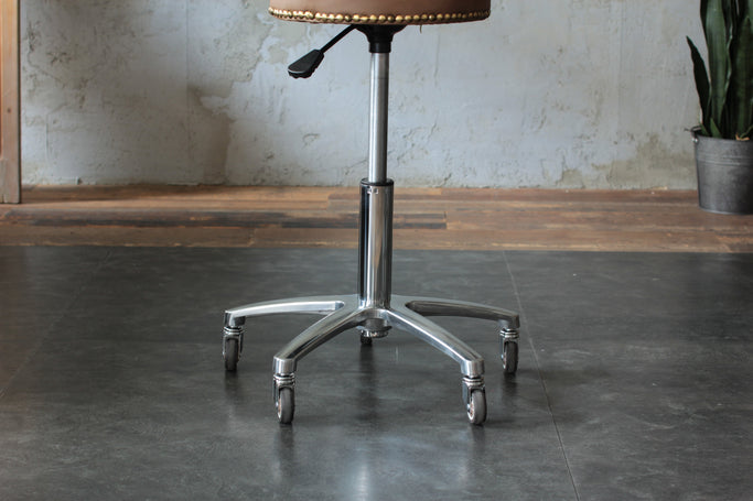 スツールの詳細