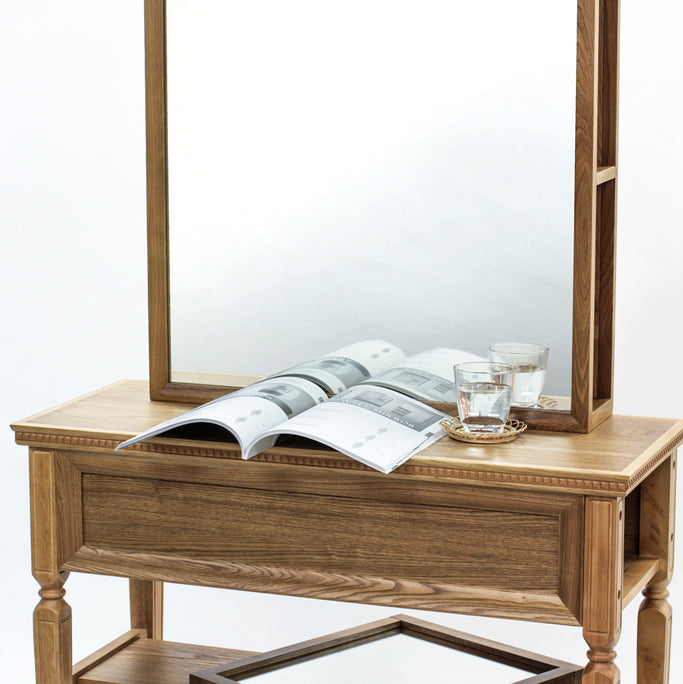 角脚ウッドドレッサー【アレシア】の使用例1