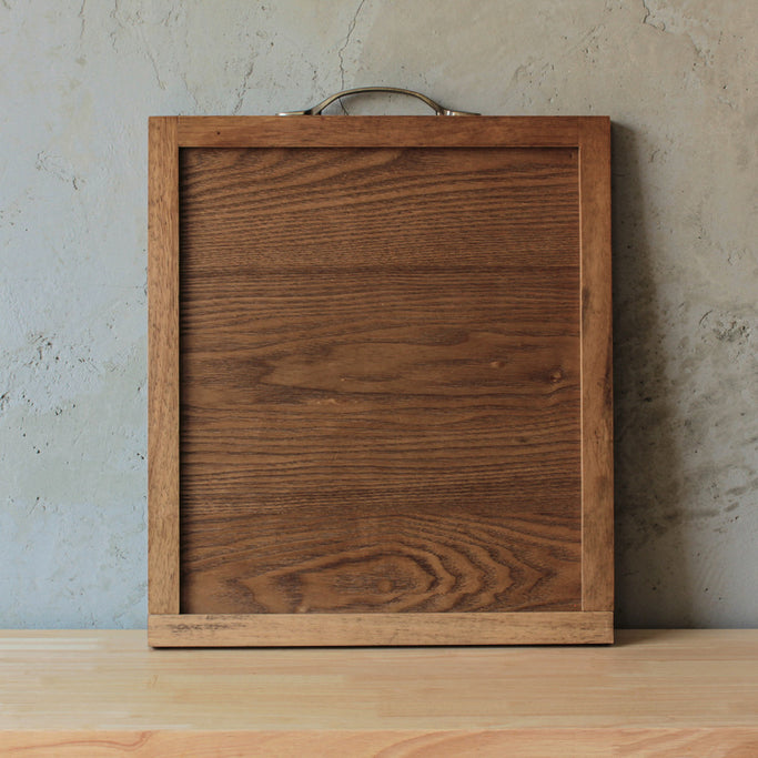 ウォルナットブラウン色のウッドハンドミラー