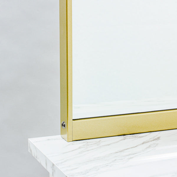 異素材が引き立て合うコーディネート