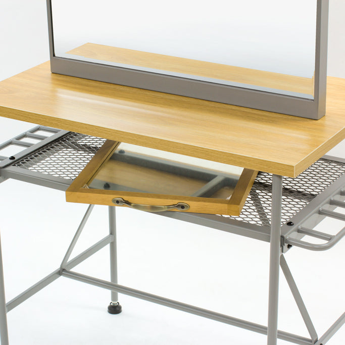 グレー色アイアンドレッサー【ローガン】の詳細