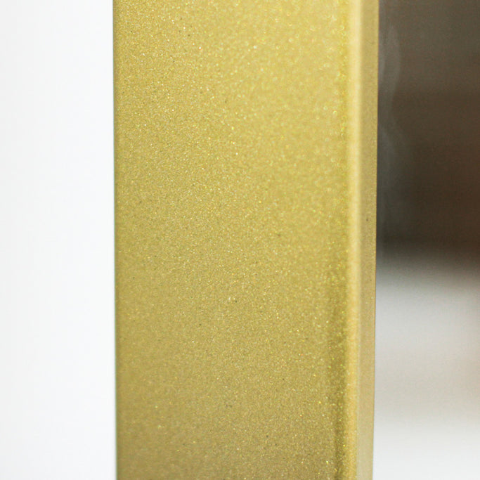 ベージュ色アイアンドレッサーの詳細写真【ローガン】