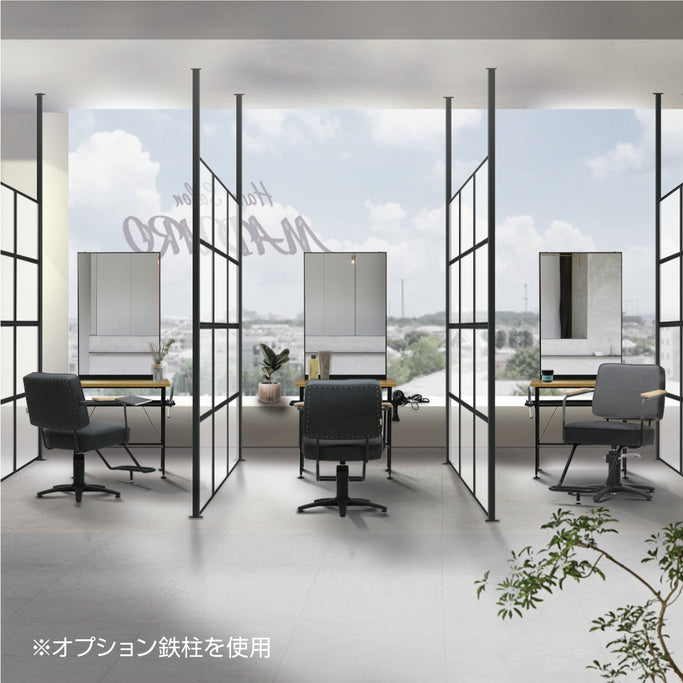 サロンにパーテーション使用例