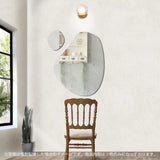 ナチュラルなサロンにある韓国ウェーブミラーとブラウンセット椅子【ウォールアートミラー：MRO13・MRO19】