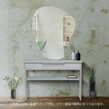 おしゃれなサロンになるウォールアートミラー【MRO13】と白いコンソール