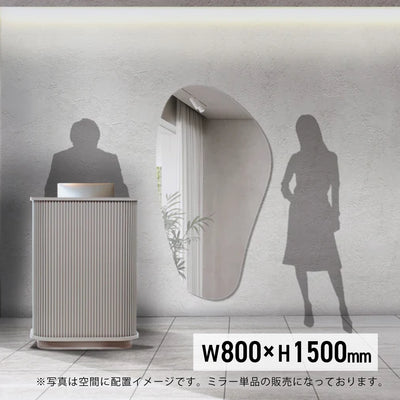 おしゃれなサロンにある韓国風レジカウンター「カミラ」とウォールアートミラー「MRO14」