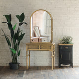 サロンにあるアンティークウッドドレッサー【ブリットメア】