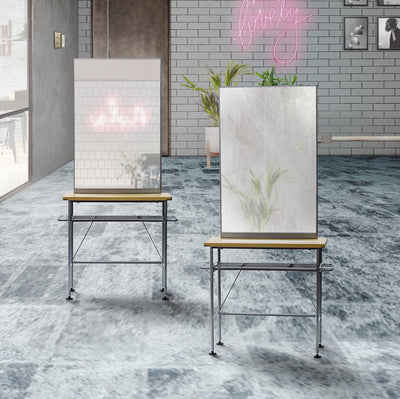 サロンにあるシルバーアイアンドレッサー【ローガン】の2台