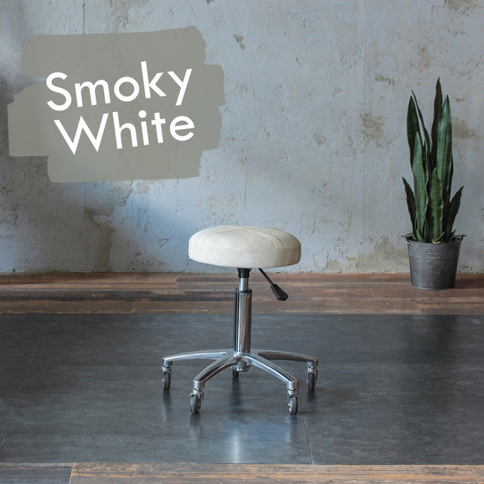 スモーキーホワイト色鋲なしのスツール