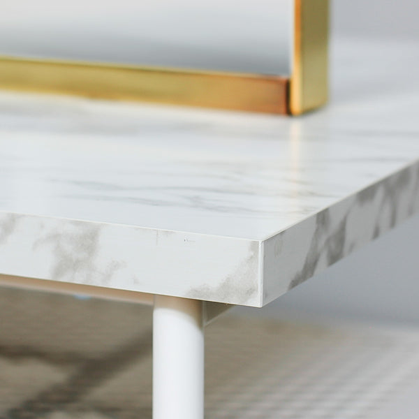 異素材が引き立て合うコーディネート