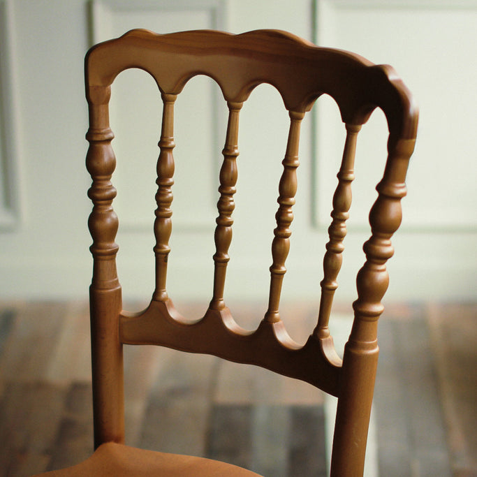 ブラウン色ナポレオンチェアの詳細4