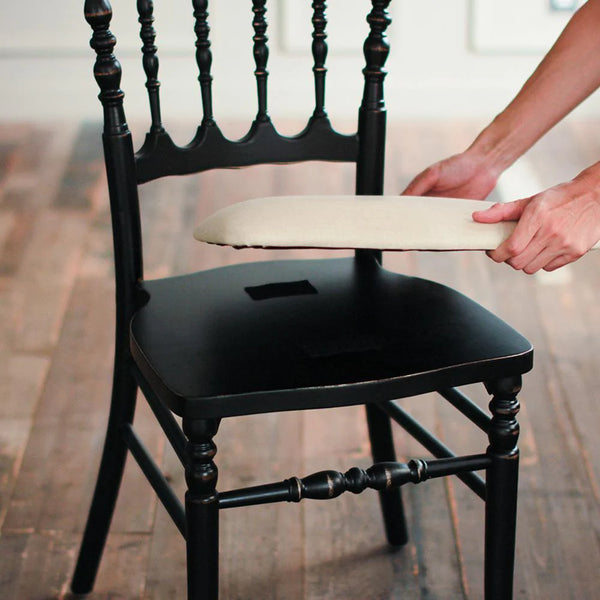 お手入れ簡単。取り外し可能な座面