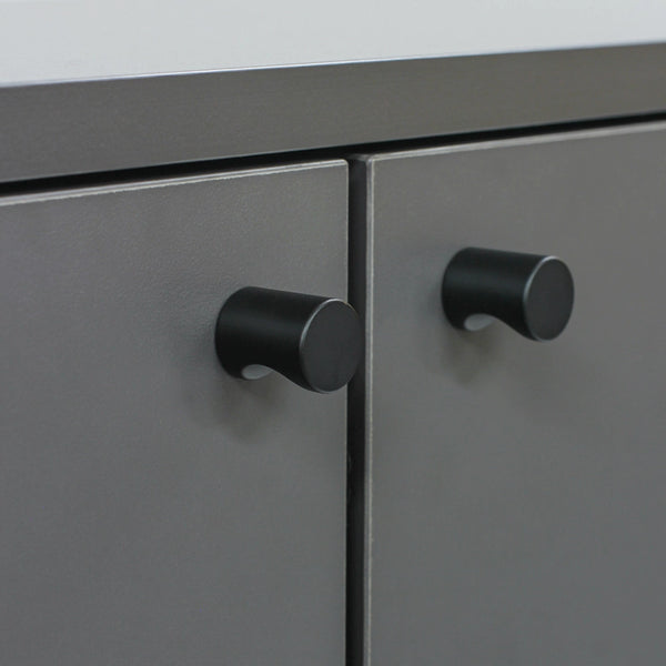 取っ手はシンプルなミニマルハンドル