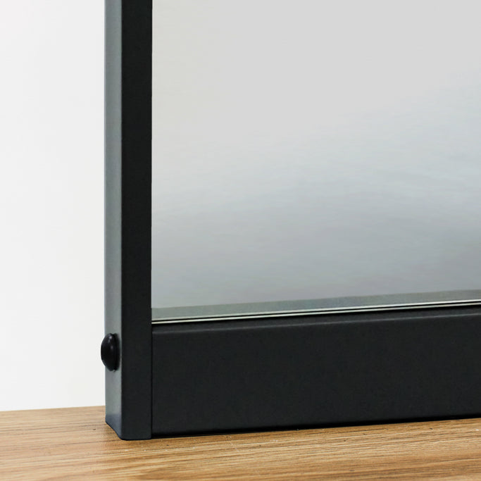 黒色アイアンドレッサーの詳細【ローガン】