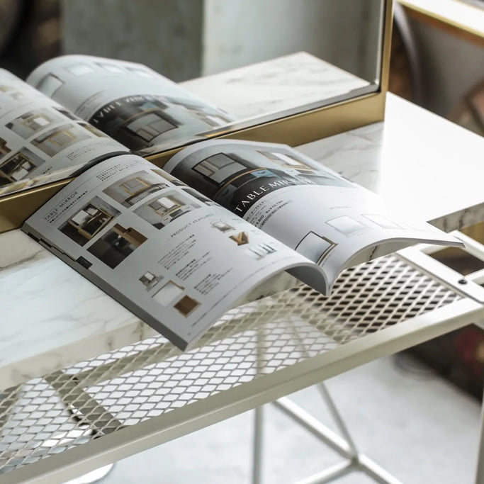 ベージュ色アイアンドレッサーの詳細写真【ローガン】