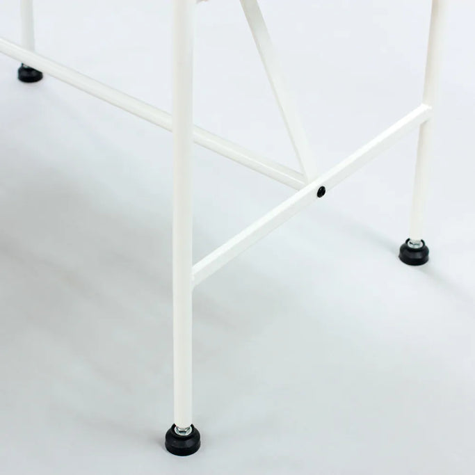 ベージュ色アイアンドレッサーの詳細写真【ローガン】