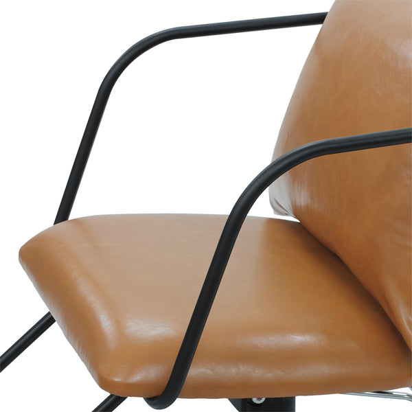 肘をゆったり置ける優美なアームレスト