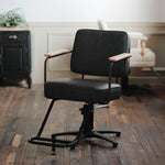 サロン空間にダークグレーのセットチェア　ハーネスコードⅡ