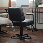 サロン空間にアンティークブラックのセットチェア　ハーネスコードⅡ