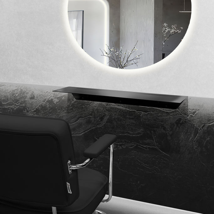 おしゃれな美容室にあるブラック色の壁付L型棚